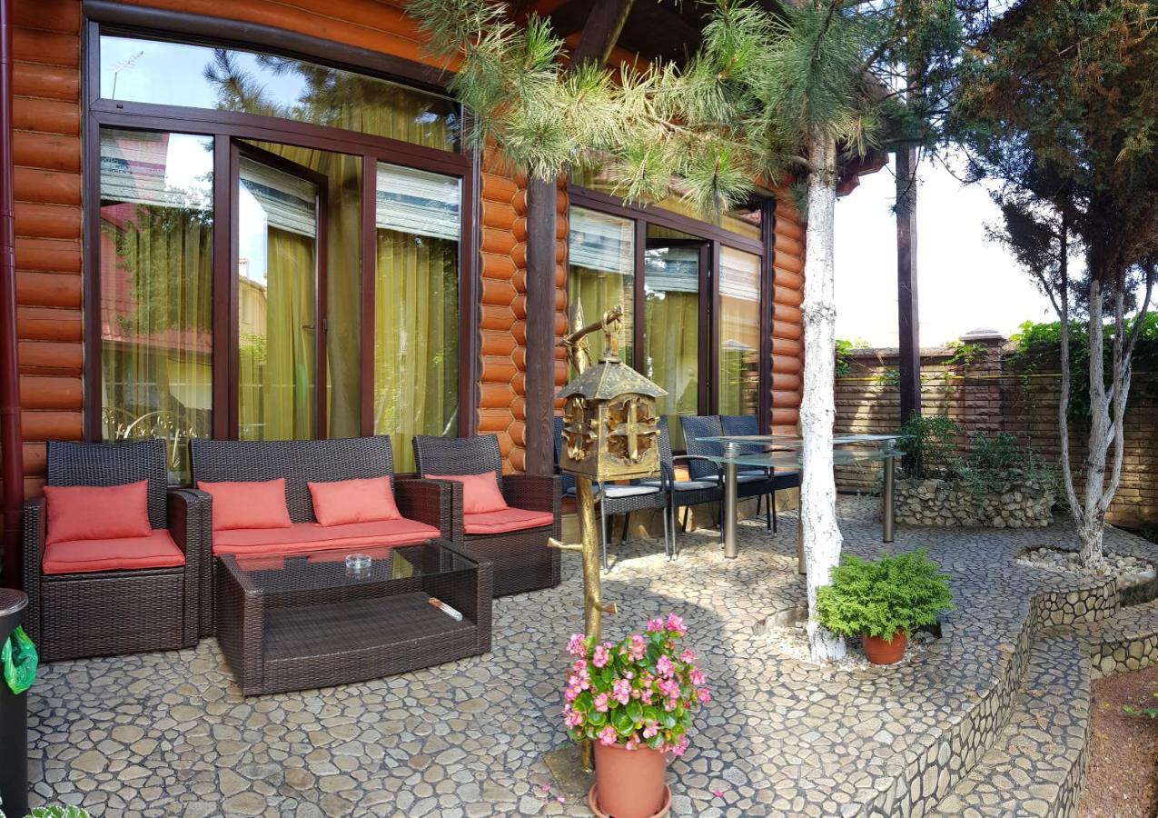 Luxury Villa With Pool And Sauna Chernivtsi Exterior photo