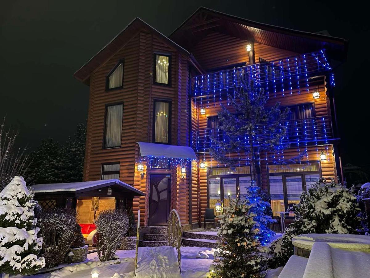 Luxury Villa With Pool And Sauna Chernivtsi Exterior photo